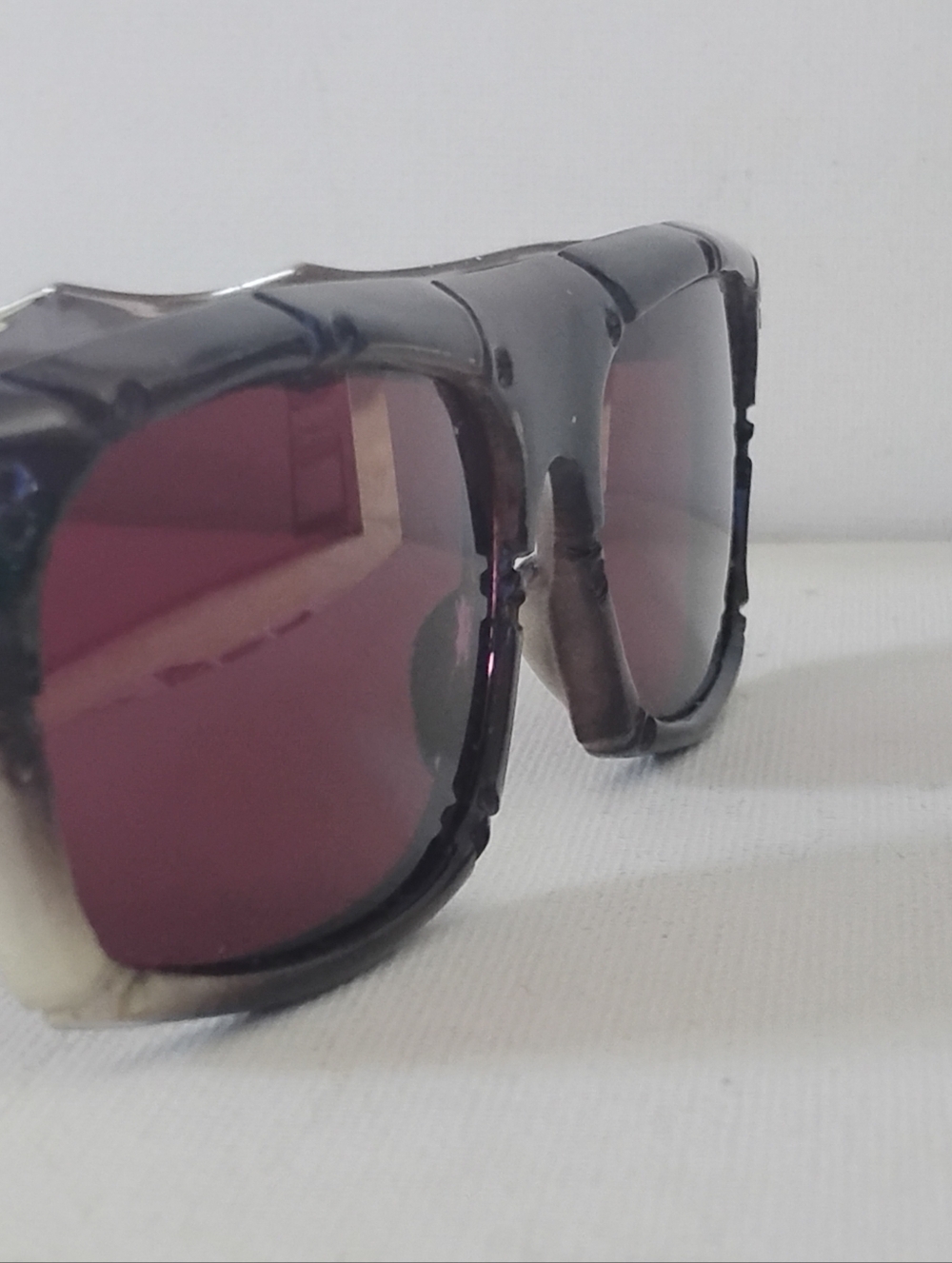 Rare Vintage MOD TIKI HAWAIIANA Mid Century Dark Brown Bamboo SunGLASSes . NOS
